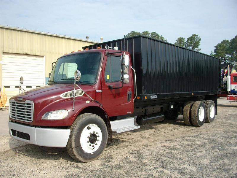 2006 FREIGHTLINER M2 Grain - Silage Truck