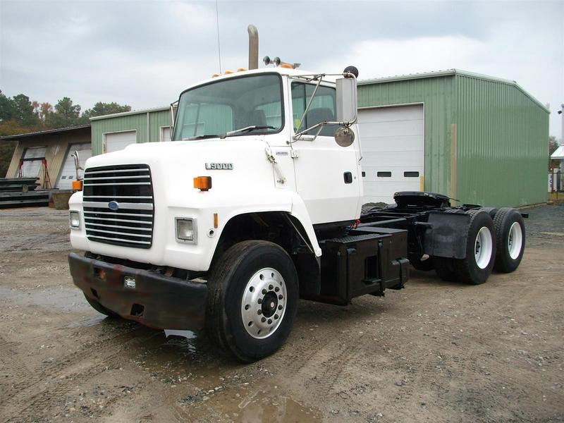 1992 FORD L9000 Tandem Axle Daycab
