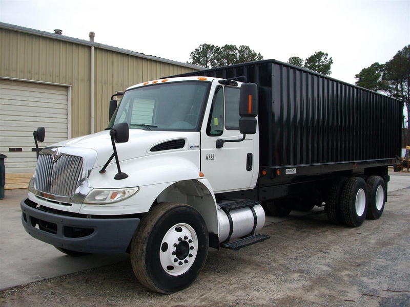 2006 INTERNATIONAL 4400 Grain - Silage Truck