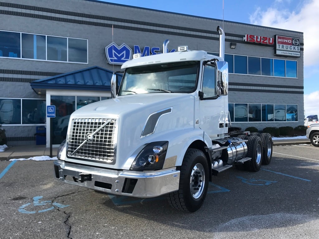 Unique 2018 NEW 2017 VOLVO VNX300 TANDEM AXLE DAYCAB TRUCK 285890 With 2018 Volvo Day Cab A 2018 volvo day cab. Unique 2018 NEW 2017 VOLVO VNX300 TANDEM AXLE DAYCAB TRUCK 285890 With 2018 Volvo Day Cab A