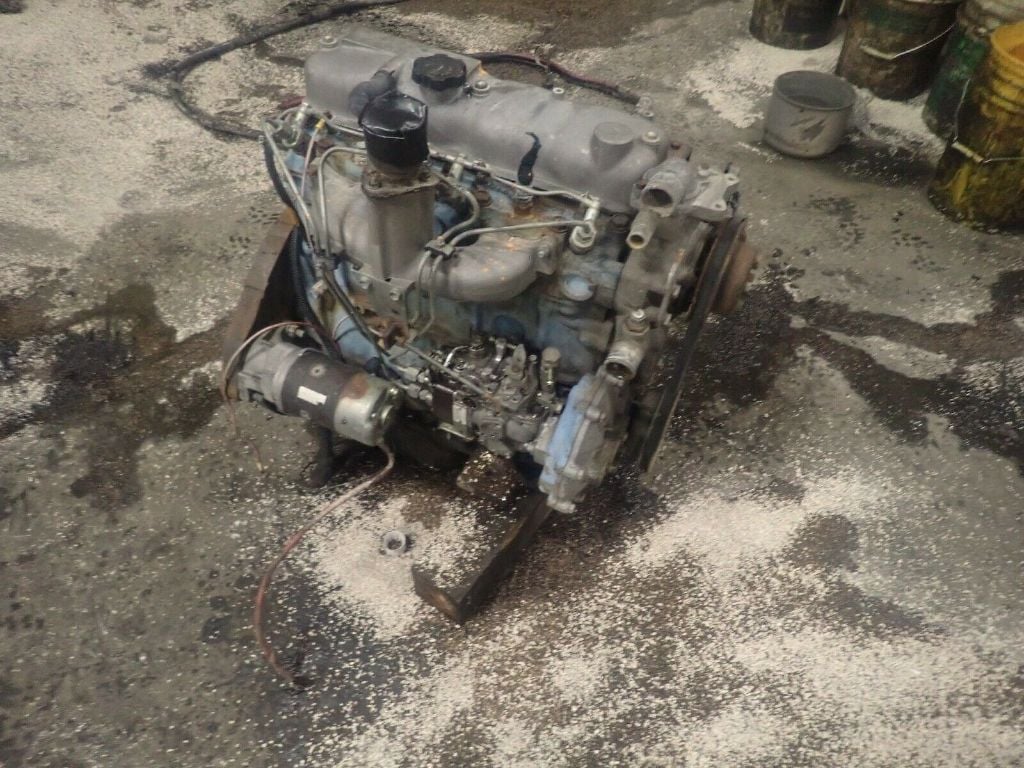 USED TOYOTA 2J DIESEL COMPLETE ENGINE TRUCK PARTS #13285