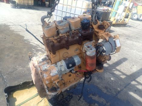 USED CUMMINS 4-390 COMPLETE ENGINE TRUCK PARTS #13288-3