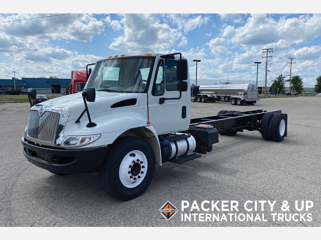 USED 2016 INTERNATIONAL 4300 CAB CHASSIS TRUCK #1472