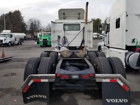USED 2019 VOLVO VNR64T300 TANDEM AXLE DAYCAB TRUCK #1728-5