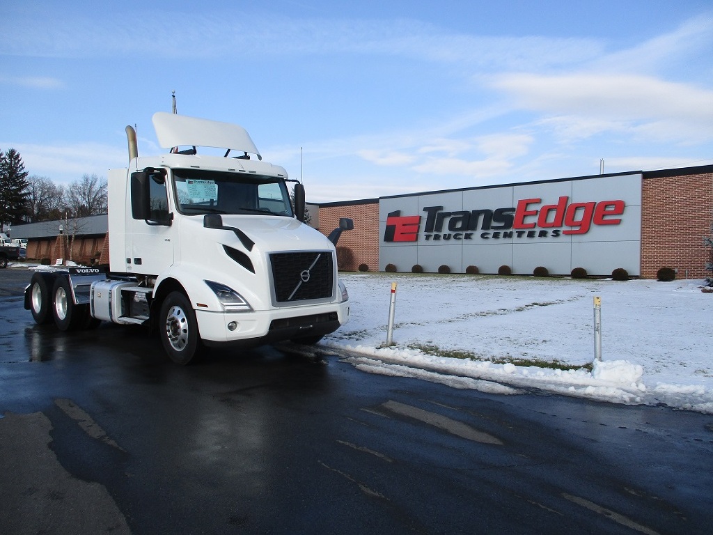 USED 2019 VOLVO VNR64T300 TANDEM AXLE DAYCAB TRUCK #1734
