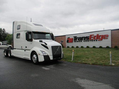USED 2019 VOLVO VNL860 TANDEM AXLE SLEEPER TRUCK #1784-1