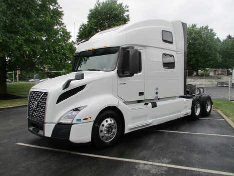 USED 2019 VOLVO VNL860 TANDEM AXLE SLEEPER TRUCK #1784-2