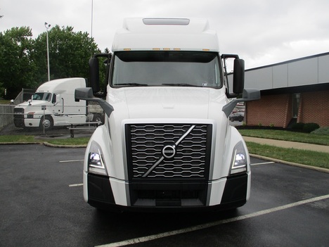 USED 2019 VOLVO VNL860 TANDEM AXLE SLEEPER TRUCK #1784-3