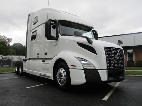 USED 2019 VOLVO VNL860 TANDEM AXLE SLEEPER TRUCK #1784-34