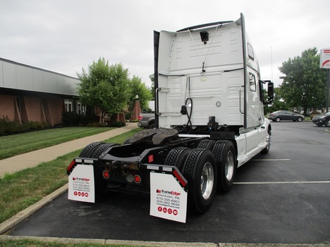 USED 2019 VOLVO VNL860 TANDEM AXLE SLEEPER TRUCK #1784-8