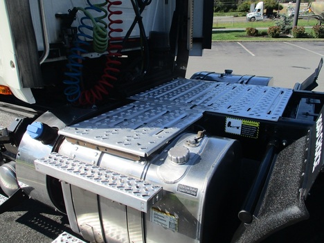 USED 2018 MACK CXU613 TANDEM AXLE DAYCAB TRUCK #1786-16