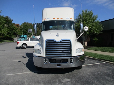 USED 2018 MACK CXU613 TANDEM AXLE DAYCAB TRUCK #1786-3