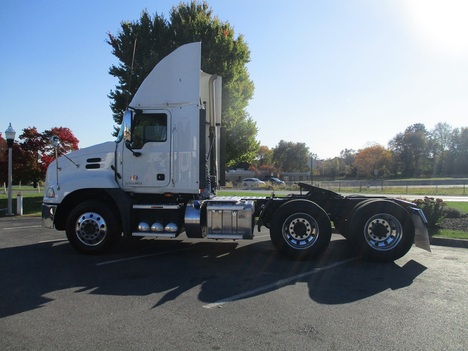 USED 2018 MACK CXU613 TANDEM AXLE DAYCAB TRUCK #1789-13