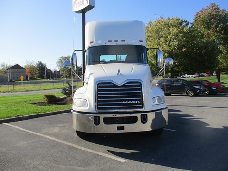 USED 2018 MACK CXU613 TANDEM AXLE DAYCAB TRUCK #1789-3