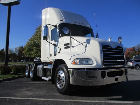 USED 2018 MACK CXU613 TANDEM AXLE DAYCAB TRUCK #1789-5