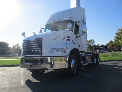 USED 2018 MACK CXU613 TANDEM AXLE DAYCAB TRUCK #1789-6