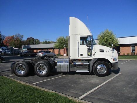 USED 2018 MACK CXU613 TANDEM AXLE DAYCAB TRUCK #1789-7