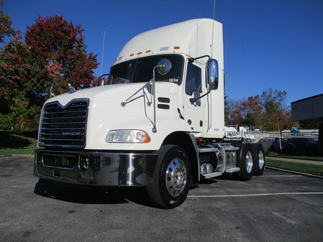 USED 2018 MACK CXU613 TANDEM AXLE DAYCAB TRUCK #1791-11