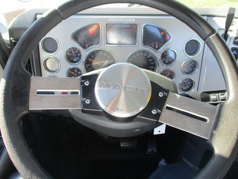 USED 2018 MACK CXU613 TANDEM AXLE DAYCAB TRUCK #1791-17