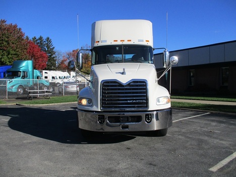 USED 2018 MACK CXU613 TANDEM AXLE DAYCAB TRUCK #1791-3