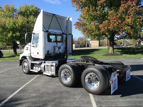 USED 2018 MACK CXU613 TANDEM AXLE DAYCAB TRUCK #1791-9