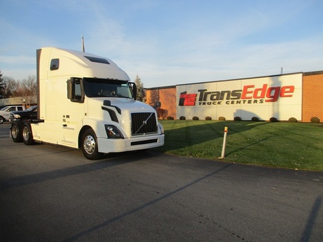 USED 2018 VOLVO VNL670 TANDEM AXLE SLEEPER TRUCK #1808-1