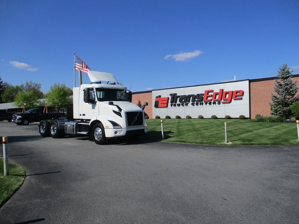 USED 2019 VOLVO VNR64T300 TANDEM AXLE DAYCAB TRUCK #1820