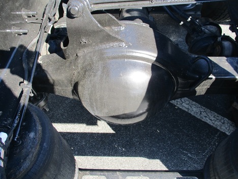 USED 2019 VOLVO VNR64T300 TANDEM AXLE DAYCAB TRUCK #1820-10