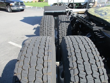 USED 2019 VOLVO VNR64T300 TANDEM AXLE DAYCAB TRUCK #1820-13