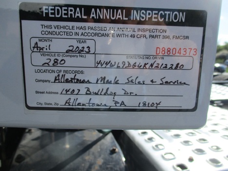 USED 2019 VOLVO VNR64T300 TANDEM AXLE DAYCAB TRUCK #1820-19