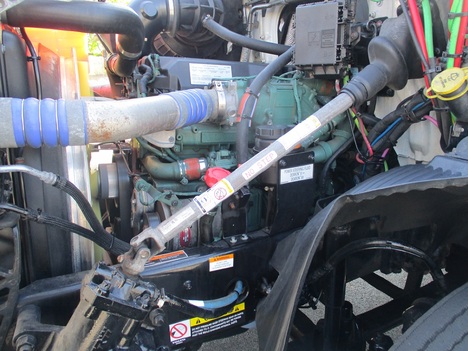 USED 2019 VOLVO VNR64T300 TANDEM AXLE DAYCAB TRUCK #1820-27