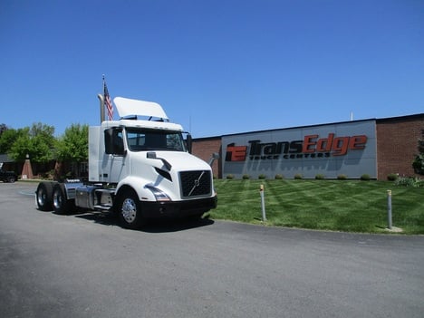 USED 2019 VOLVO VNR 64T 300 TANDEM AXLE DAYCAB TRUCK #1822-1