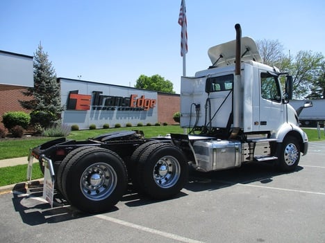 USED 2019 VOLVO VNR 64T 300 TANDEM AXLE DAYCAB TRUCK #1822-9