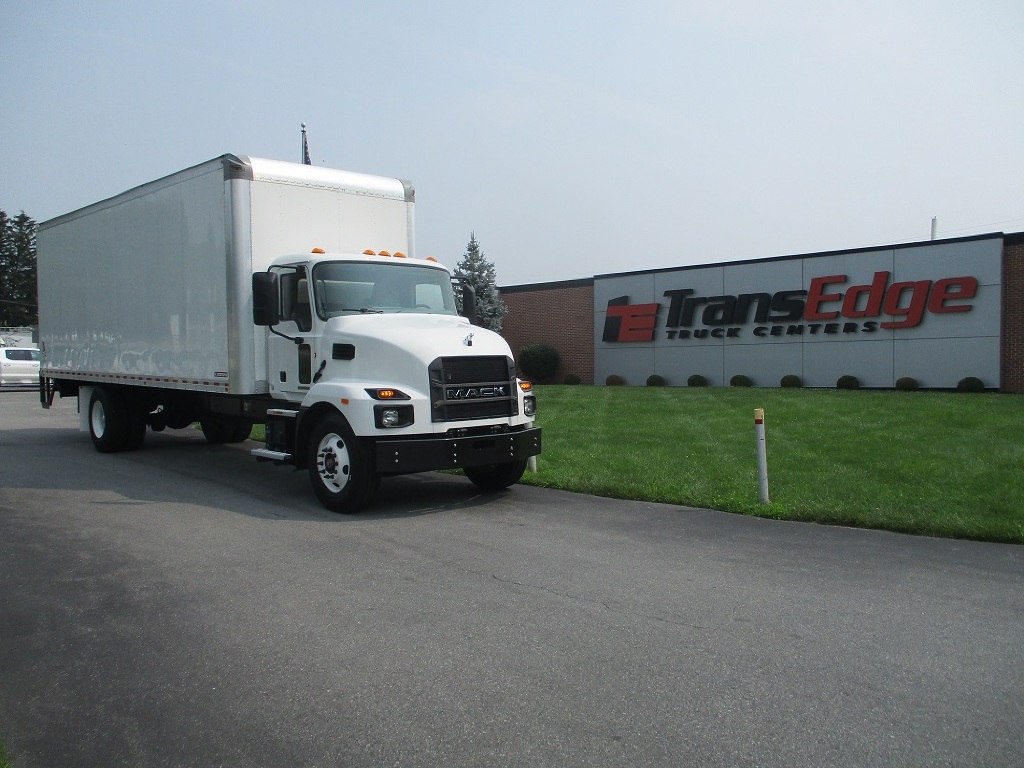 USED 2022 MACK MD6 BOX VAN TRUCK #1824