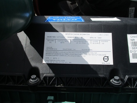USED 2023 VOLVO VNR64T660 TANDEM AXLE SLEEPER TRUCK #1826-44