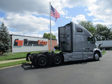 USED 2023 VOLVO VNR64T660 TANDEM AXLE SLEEPER TRUCK #1826-7