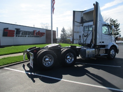 USED 2019 VOLVO VNR64T300 TANDEM AXLE DAYCAB TRUCK #1849-6