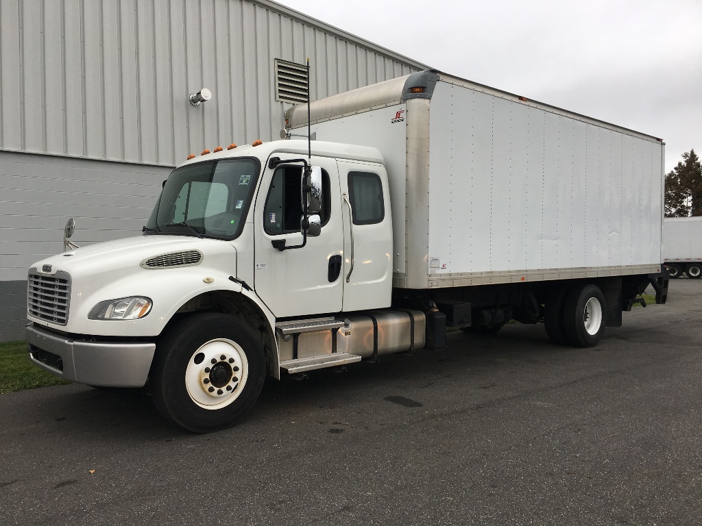 2013 FREIGHTLINER M2106 BOX VAN TRUCK FOR SALE 2641