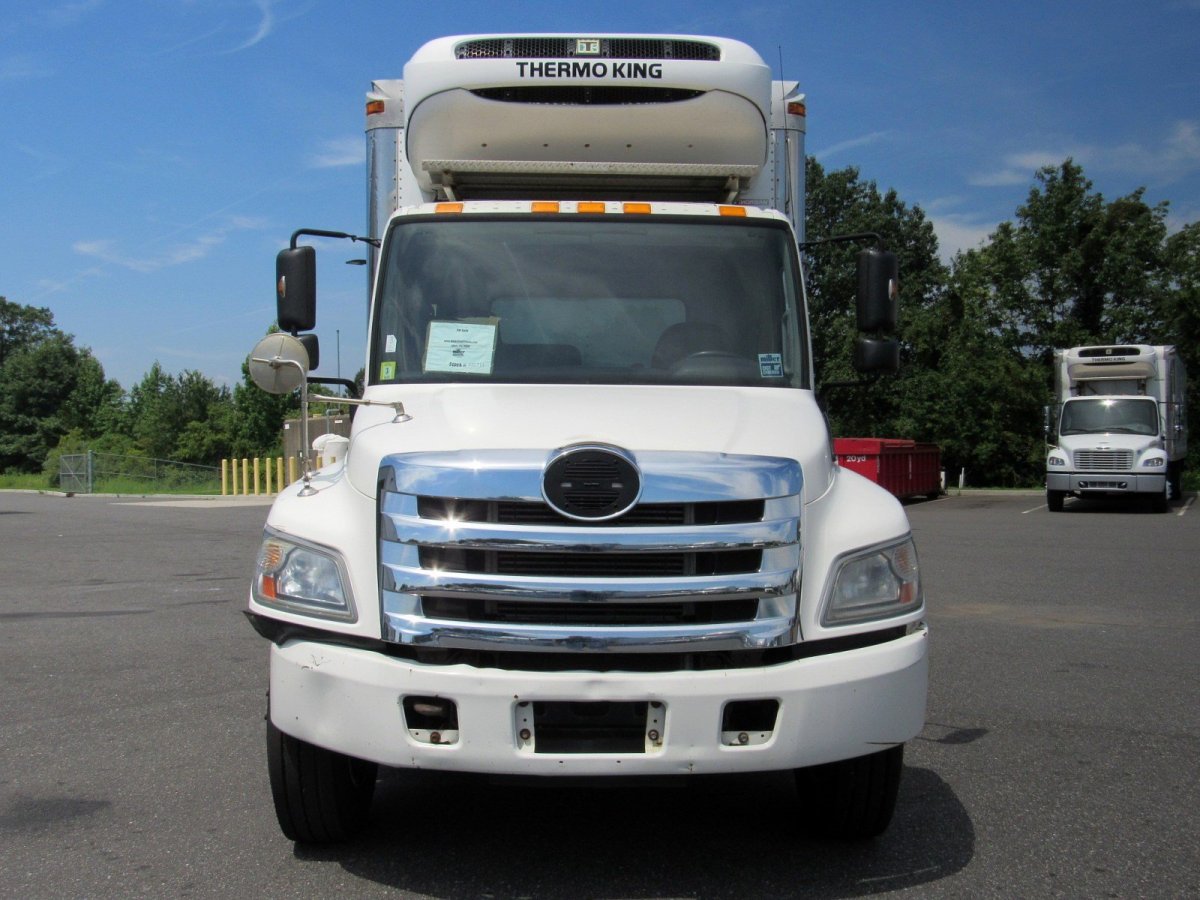 USED 2013 HINO 338 24' REEFER REEFER TRUCK #2673-2
