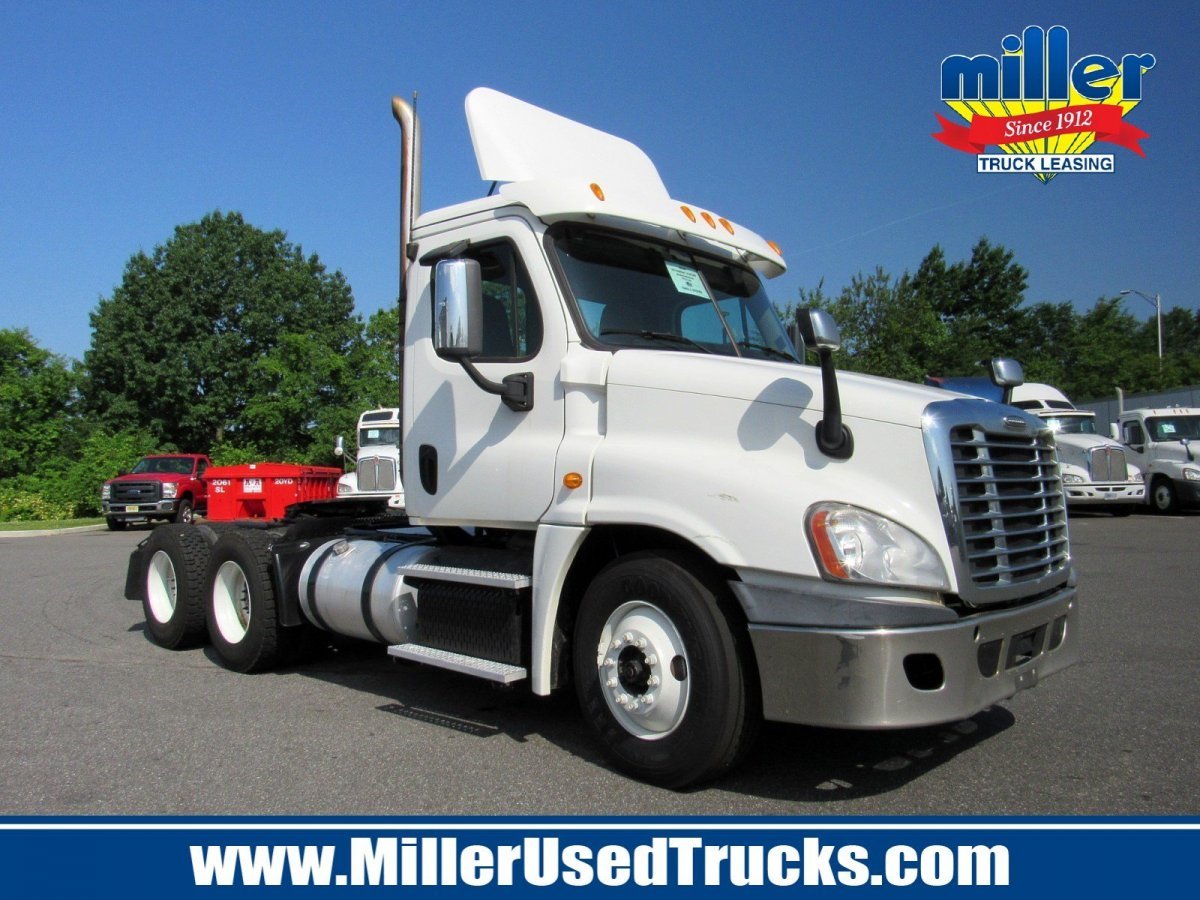 2014 Freightliner Cascadia Tandem Axle Daycab For Sale 2931
