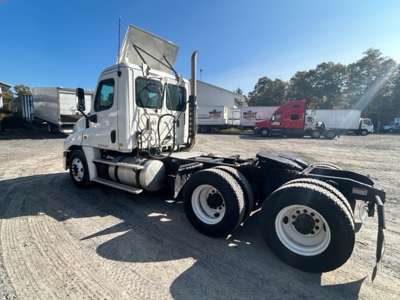 2017 FREIGHTLINER CASCADIA TANDEM AXLE DAYCAB FOR SALE 3394