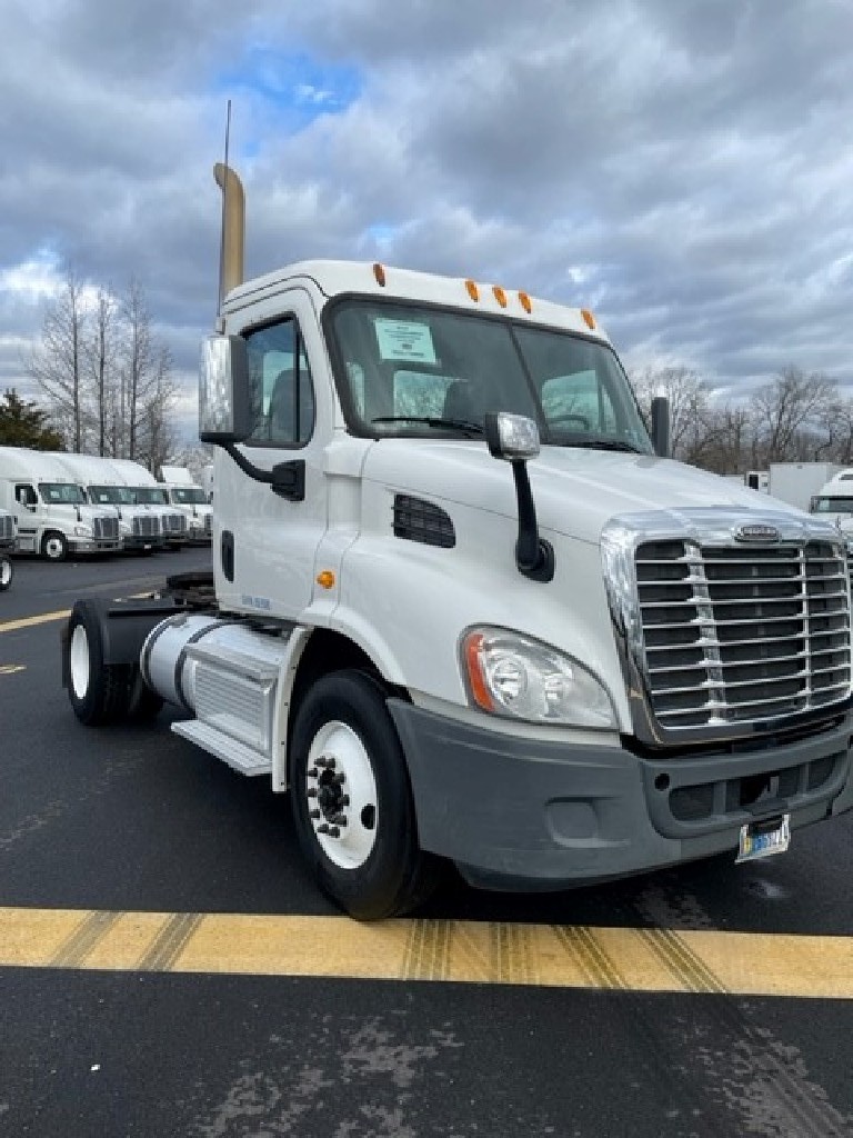 USED 2016 FREIGHTLINER CASCADIA SINGLE AXLE DAYCAB TRUCK #3846