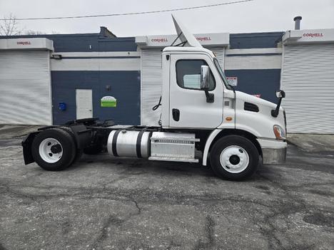 2019 Freightliner CASCADIA Single Axle Daycab #3848 2019 Freightliner CASCADIA Single Axle Daycab #3848