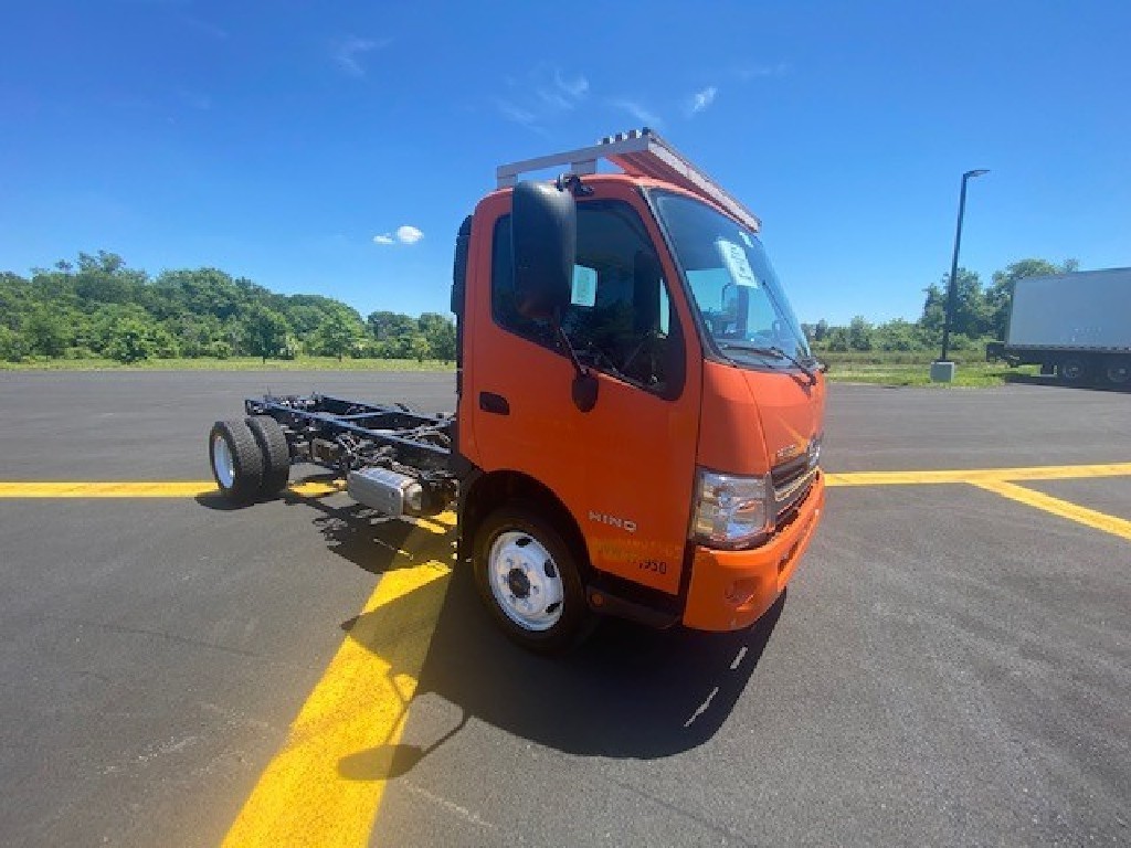 USED 2018 HINO 195 CAB CHASSIS TRUCK #4153