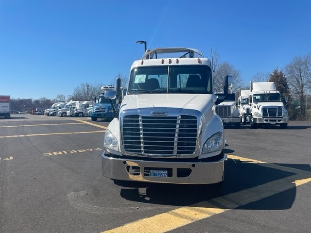 USED 2016 FREIGHTLINER CASCADIA 125-DC TANDEM AXLE DAYCAB TRUCK #4296