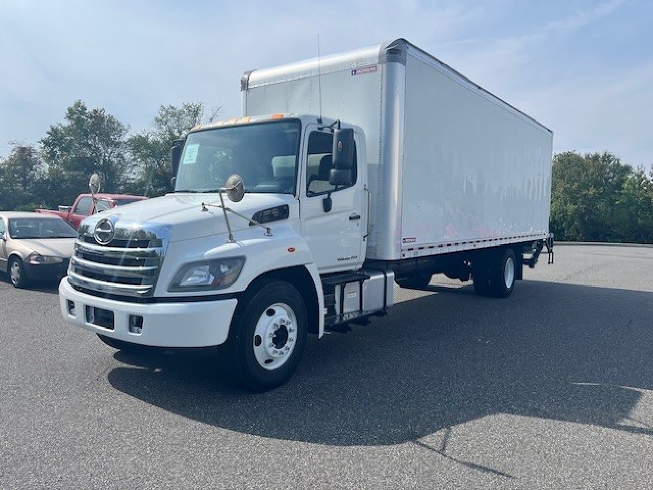 2019 Hino 338 Box Van Truck #2 2019 Hino 338 Box Van Truck #2