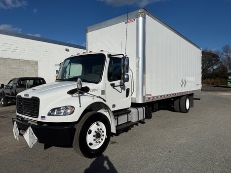 2022 Freightliner M2106 Box Van Truck #5585