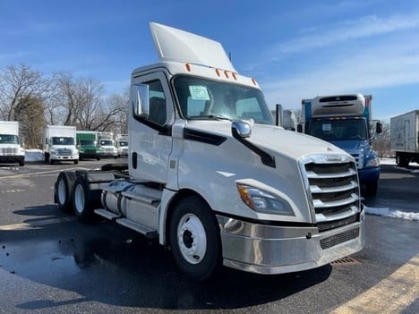 2020 Freightliner CA126DC Tandem Axle Daycab #5721 2020 Freightliner CA126DC Tandem Axle Daycab #5721