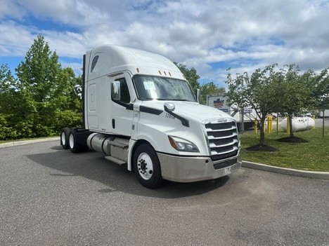 2022-freightliner-ca126slp-tandem-axle-sleeper #5723