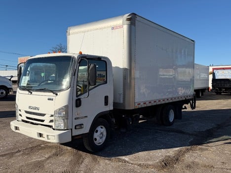 2018 Isuzu NPR Box Van Truck #5735 2018 Isuzu NPR Box Van Truck #5735